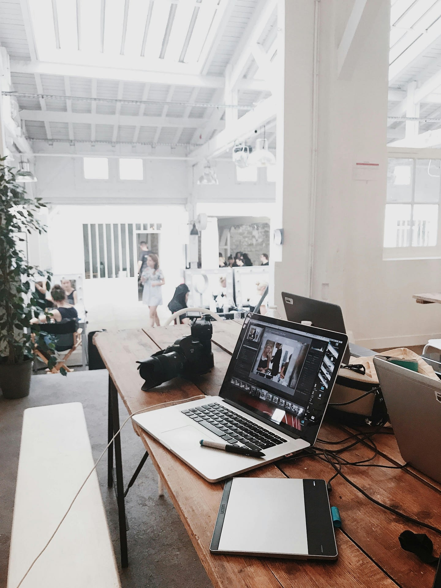 The Benefits and Challenges of Outsourcing IT Services: is it Right for Your Business? 1 Outsourcing IT empty office with computers